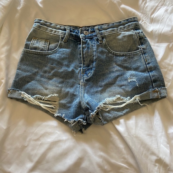 SMALL DENIM SHORTS - Picture 1 of 2